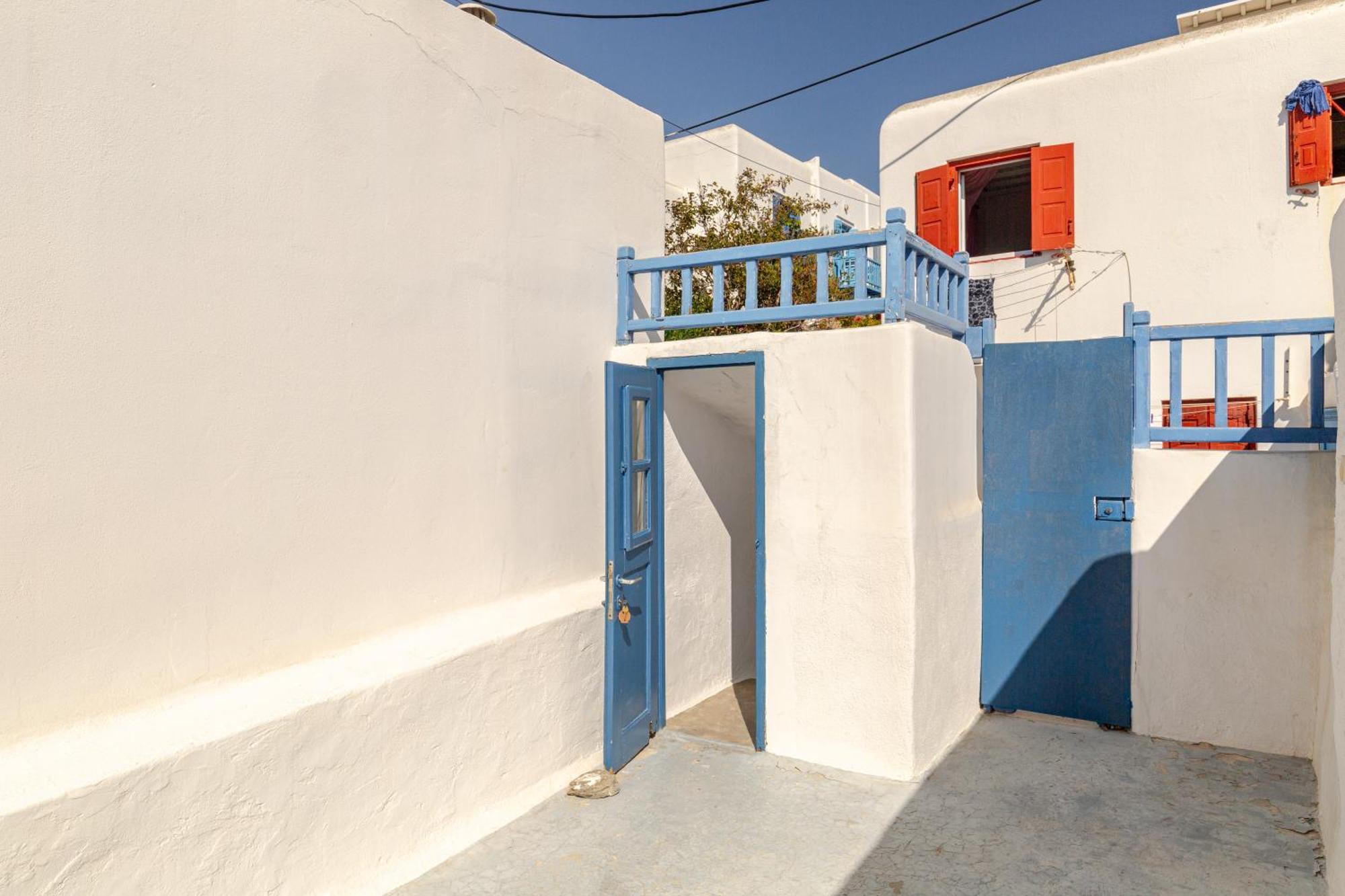 Elenitas Town House With Veranda And Sea View Mykonos Town Exterior foto